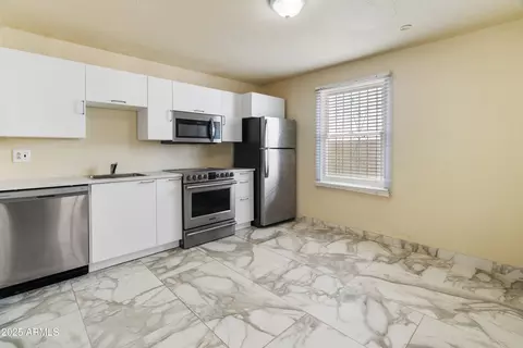 Kitchen - 126 N 9th Ave, Phoenix, AZ 85007 photo 1 of 2