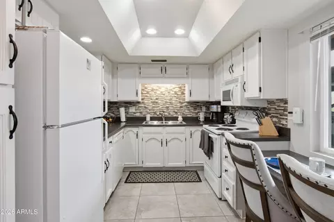Kitchen - 7005 E Broadway Rd #25, Mesa, AZ 85208 photo 2 of 3