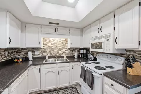 Kitchen - 7005 E Broadway Rd #25, Mesa, AZ 85208 photo 3 of 3