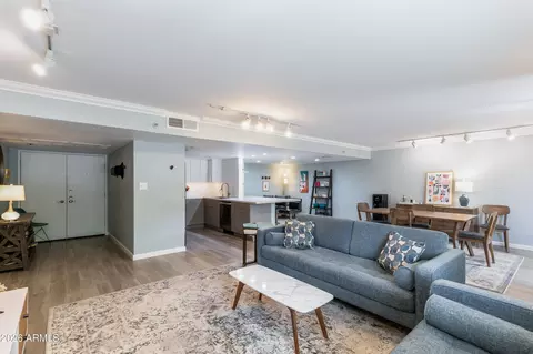 7850 E Camelback Rd #111, Scottsdale, AZ 85251
