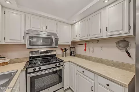 Kitchen - 889 E Lancaster Cir, Florence, AZ 85132 photo 5 of 5