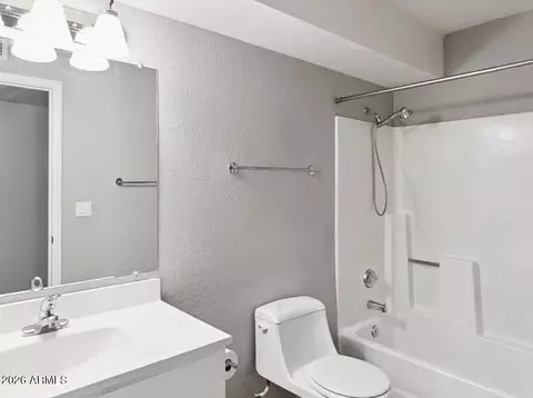 Bath - 1336 E Mountain View Rd #110, Phoenix, AZ 85020 photo 4 of 4