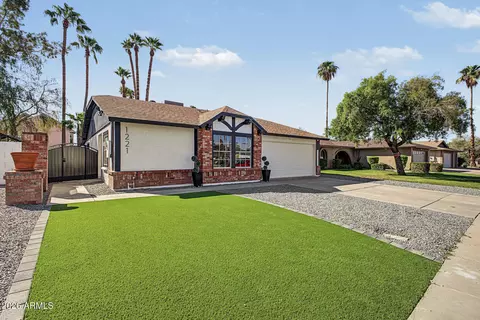 1221 W Shawnee Dr, Chandler, AZ 85224