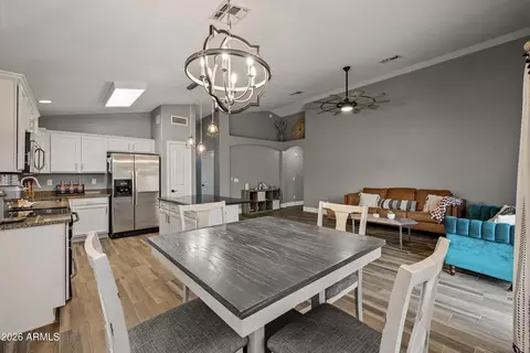 Dining - 6406 W Tether Trl, Phoenix, AZ 85083 photo 4 of 4