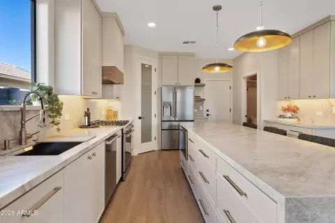 Kitchen - 3586 E Riopelle Ct, Gilbert, AZ 85298 photo 4 of 7