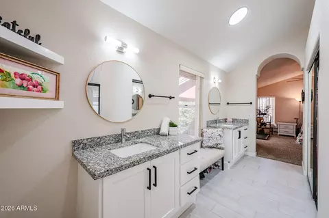 Bath - 918 E Annette Dr, Phoenix, AZ 85022 photo 4 of 5