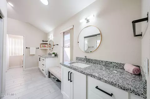 Bath - 918 E Annette Dr, Phoenix, AZ 85022 photo 3 of 5