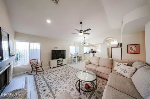 Living - 918 E Annette Dr, Phoenix, AZ 85022 photo 1 of 1