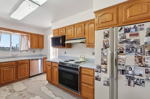 Kitchen - 1701 E Las Palmaritas Dr, Phoenix, AZ 85020 photo 2 of 2