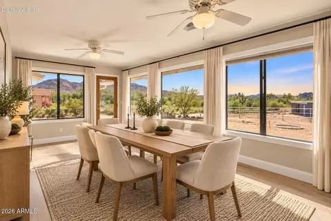Dining - 1701 E Las Palmaritas Dr, Phoenix, AZ 85020 photo 2 of 2