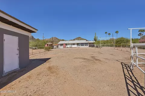 Exterior - 1701 E Las Palmaritas Dr, Phoenix, AZ 85020 photo 4 of 6