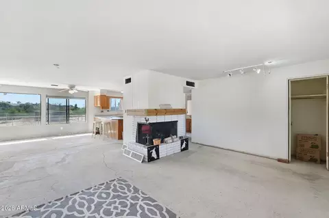 Living - 1701 E Las Palmaritas Dr, Phoenix, AZ 85020 photo 4 of 5