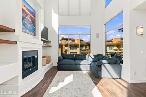 14450 N Thompson Peak Pkwy #220, Scottsdale, AZ 85260
