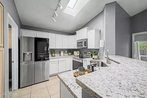 Kitchen - 5646 S 41st Pl, Phoenix, AZ 85040 photo 1 of 2