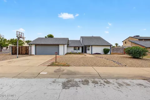 4401 W Gelding Dr, Glendale, AZ 85306