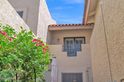 Exterior - 5812 N 12th St #30, Phoenix, AZ 85014 photo 3 of 11