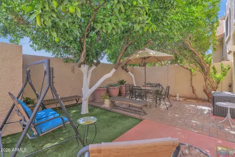Exterior - 5812 N 12th St #30, Phoenix, AZ 85014 photo 8 of 11