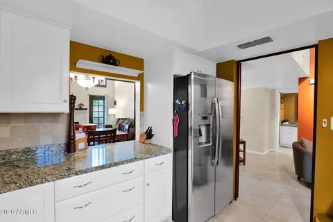 Kitchen - 5812 N 12th St #30, Phoenix, AZ 85014 photo 4 of 4