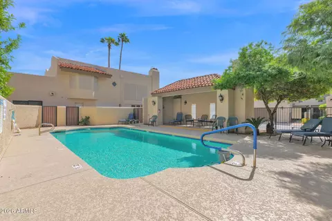 Exterior - 5812 N 12th St #30, Phoenix, AZ 85014 photo 10 of 11