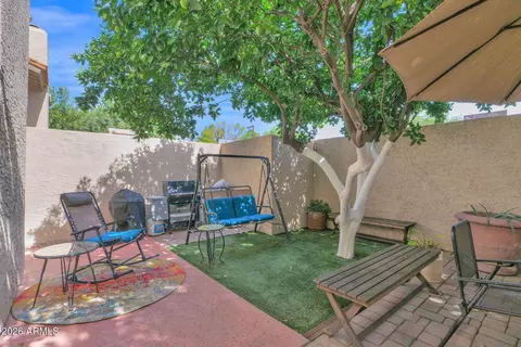Exterior - 5812 N 12th St #30, Phoenix, AZ 85014 photo 7 of 11