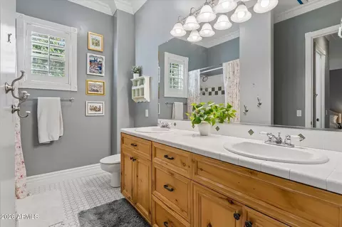 Bath - 2088 E Park Ave, Gilbert, AZ 85234 photo 7 of 12