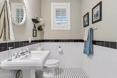 Bath - 2088 E Park Ave, Gilbert, AZ 85234 photo 12 of 12
