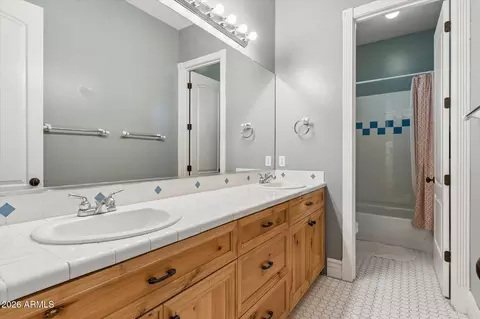 Bath - 2088 E Park Ave, Gilbert, AZ 85234 photo 9 of 12