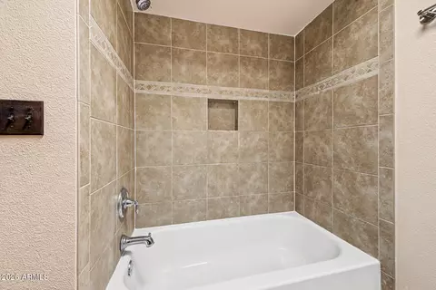 Bath - 4815 E Winston Dr #2, Phoenix, AZ 85044 photo 1 of 2