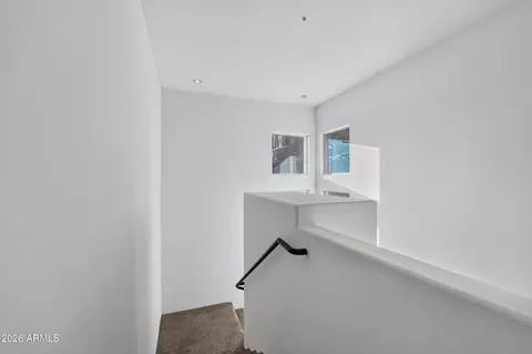 Entry Way - 2040 E Vista Ave, Phoenix, AZ 85020 photo 4 of 5