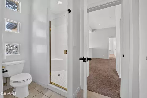 Bath - 2040 E Vista Ave, Phoenix, AZ 85020 photo 1 of 7