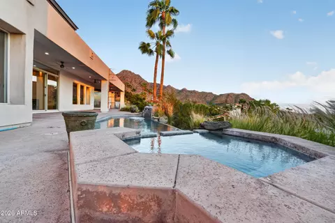 Exterior - 2040 E Vista Ave, Phoenix, AZ 85020 photo 3 of 10