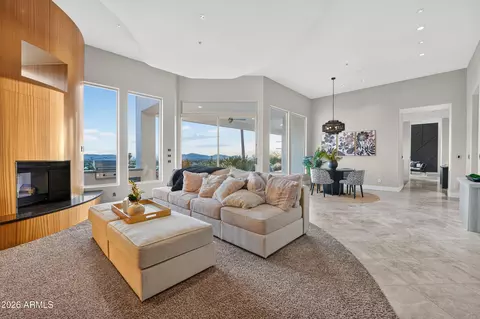 Living - 2040 E Vista Ave, Phoenix, AZ 85020 photo 4 of 6