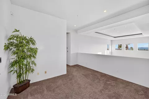 Entry Way - 2040 E Vista Ave, Phoenix, AZ 85020 photo 5 of 5