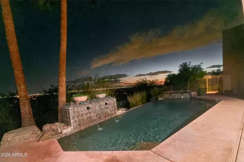 Exterior - 2040 E Vista Ave, Phoenix, AZ 85020 photo 7 of 10