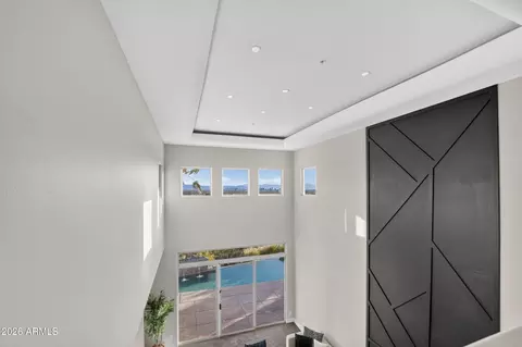 Entry Way - 2040 E Vista Ave, Phoenix, AZ 85020 photo 1 of 5