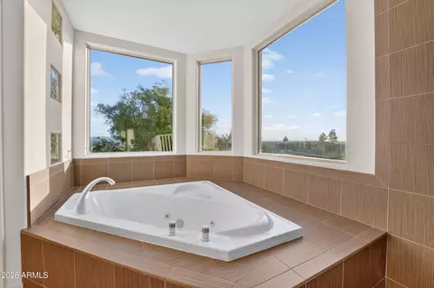 Bath - 2040 E Vista Ave, Phoenix, AZ 85020 photo 6 of 7