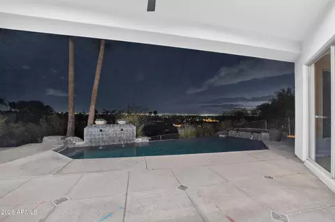 Exterior - 2040 E Vista Ave, Phoenix, AZ 85020 photo 9 of 10