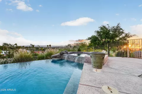 Exterior - 2040 E Vista Ave, Phoenix, AZ 85020 photo 2 of 10