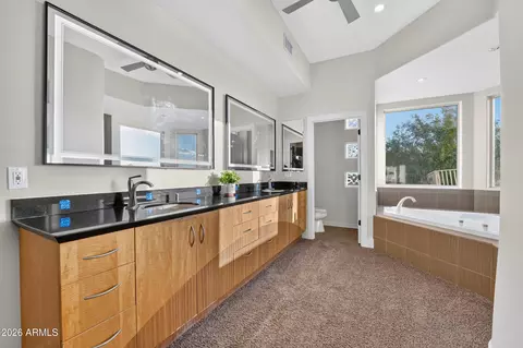 Bath - 2040 E Vista Ave, Phoenix, AZ 85020 photo 4 of 7