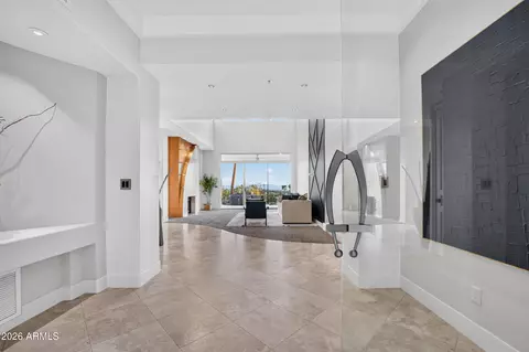 Entry Way - 2040 E Vista Ave, Phoenix, AZ 85020 photo 2 of 5