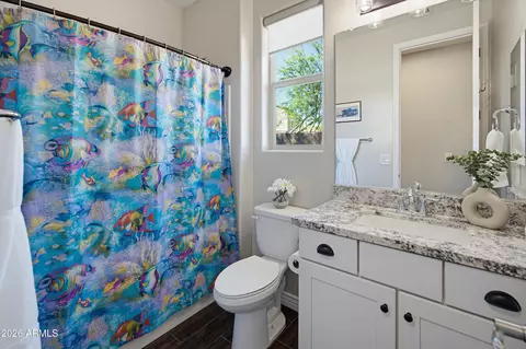 Bath - 509 E Balao Dr, Phoenix, AZ 85085 photo 2 of 3