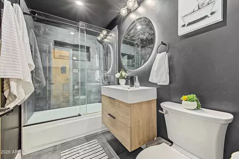 Bath - 4845 E Fairmount Ave, Phoenix, AZ 85018 photo 5 of 5