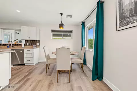 Dining - 4845 E Fairmount Ave, Phoenix, AZ 85018 photo 1 of 1