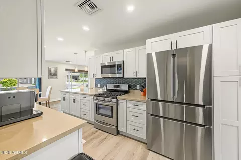 Kitchen - 4845 E Fairmount Ave, Phoenix, AZ 85018 photo 3 of 3