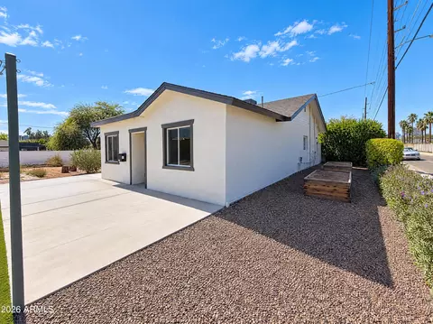 Exterior - 1131 E Virginia Ave, Phoenix, AZ 85006 photo 5 of 7