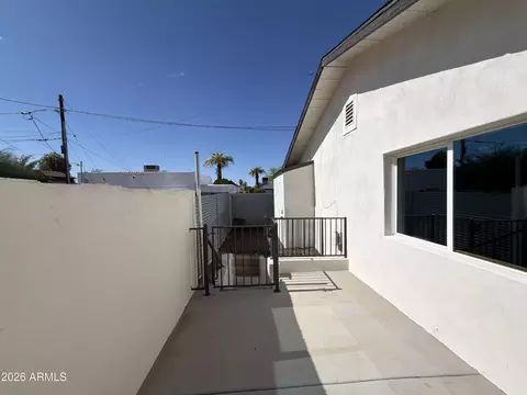 Exterior - 1131 E Virginia Ave, Phoenix, AZ 85006 photo 6 of 7