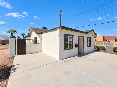 Exterior - 1131 E Virginia Ave, Phoenix, AZ 85006 photo 4 of 7