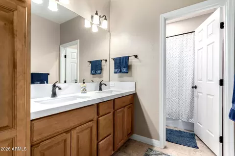 Bath - 4217 Edgemont Ave, Phoenix, AZ 85008 photo 4 of 5