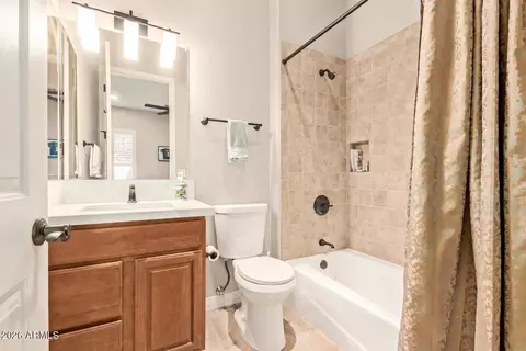 Bath - 4217 Edgemont Ave, Phoenix, AZ 85008 photo 3 of 5
