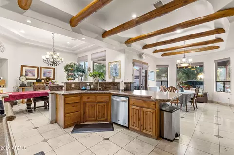 Kitchen - 10027 E Hillview St, Mesa, AZ 85207 photo 5 of 6